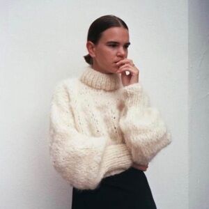 Frisson Knits Isabella in Buff